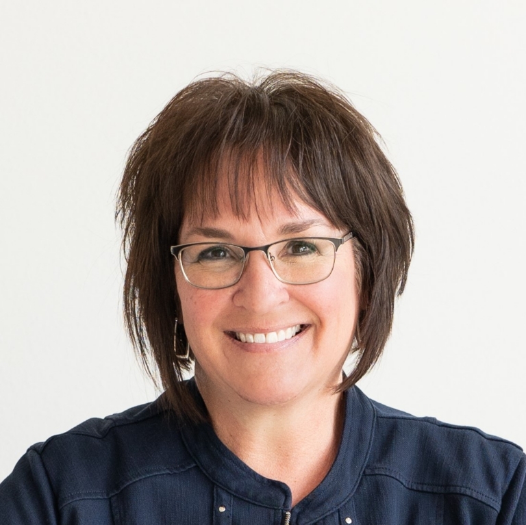 Joleneclose up 768x767